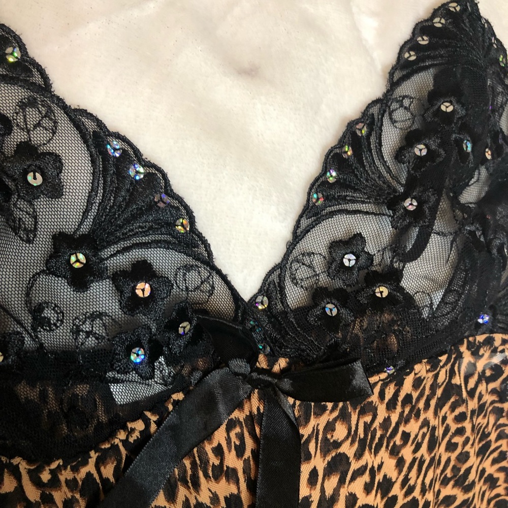 Lingerie - Picture 5 of 5
